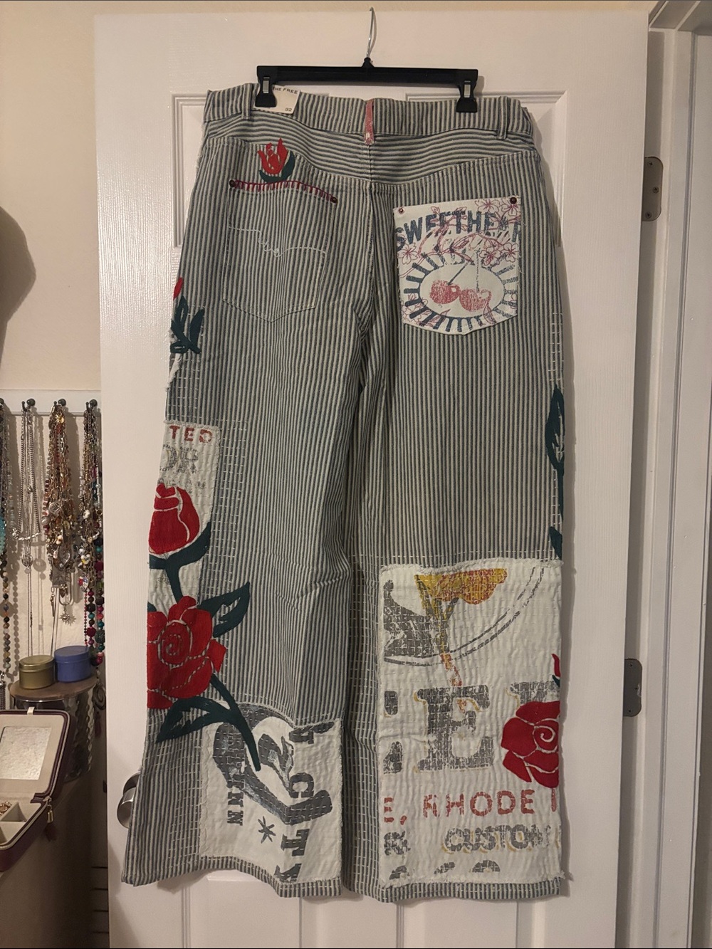We The Free Lost and Found Boyfriend Jeans- Size 32- NWT - Picture 10 of 12